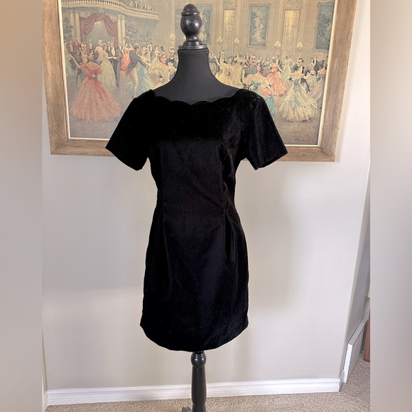 Velvet Dress - Picture 1 of 4